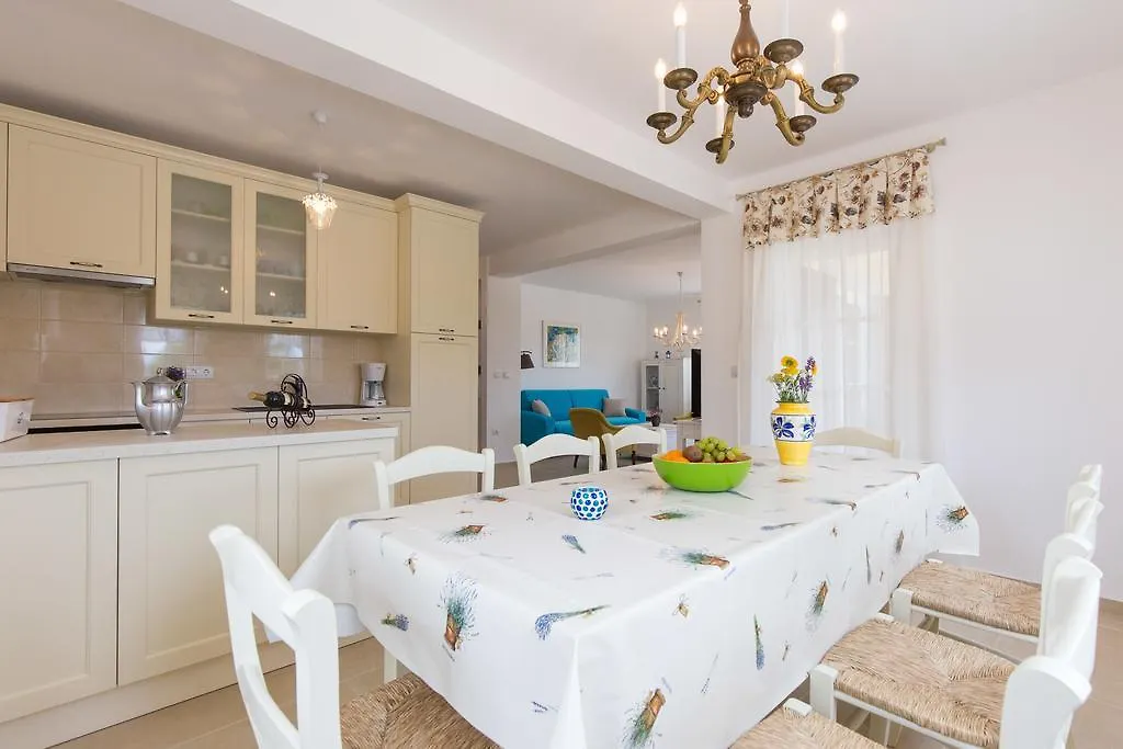 Villa Sole Linardici 0*,  Croatia