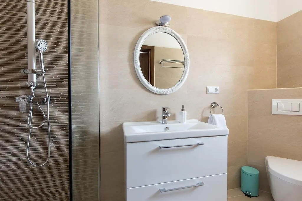 Villa Sole Linardici 0*,
