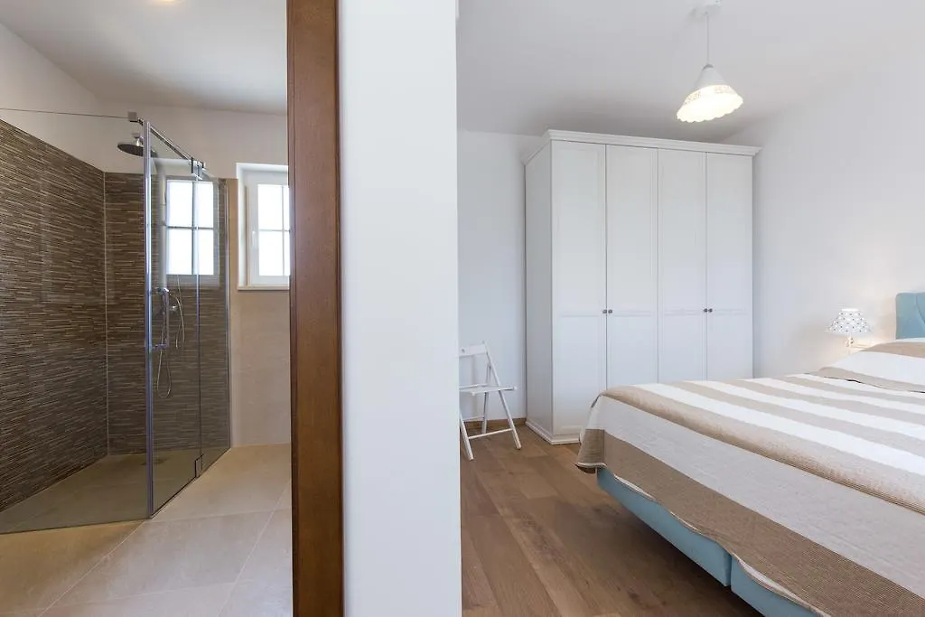 Villa Sole Linardici 0*,